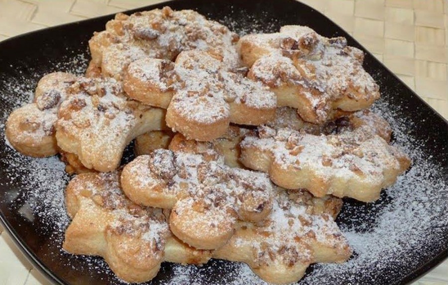 Preckedli - a legfinomabb omlós linzer, melyet a nagymama receptje alapján minden ünnepre megsütök